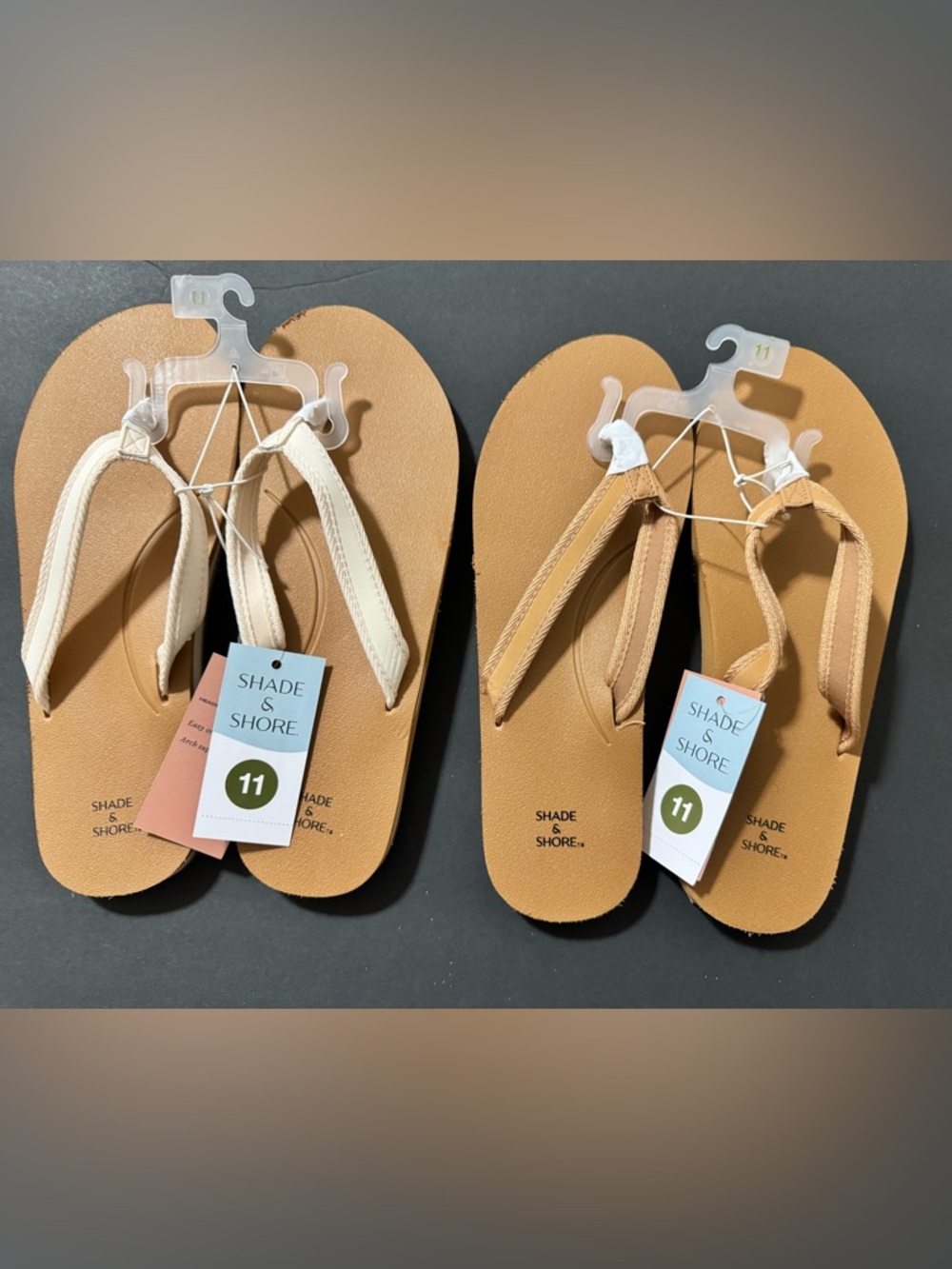 2 PAIRS Women’s Shade & Shore Flip Flops
